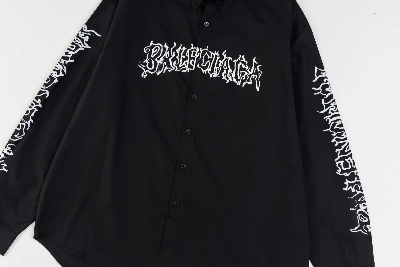 【BALENCIAGA 公式旗艦店】バレンシアガ  シャツ ご好評に付き再入荷  250218