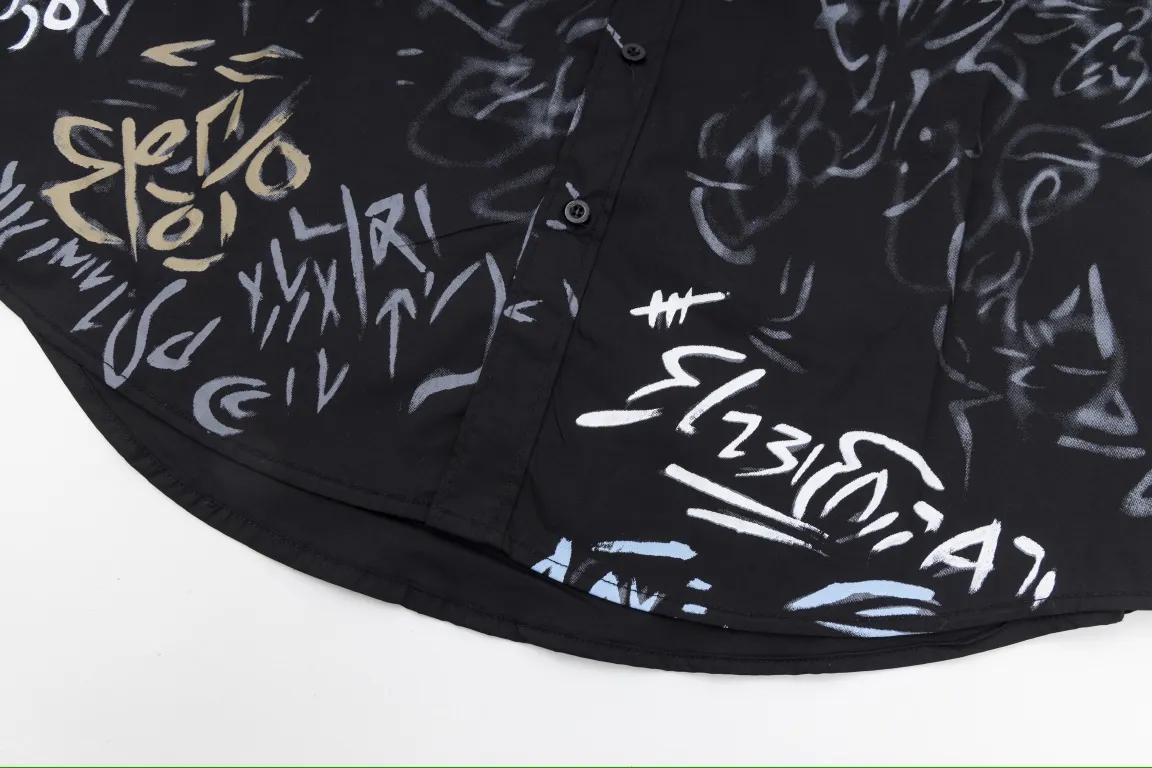 【BALENCIAGA 公式旗艦店】バレンシアガ  シャツ ご好評に付き再入荷  250218
