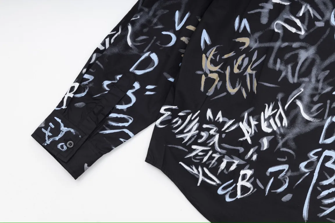 【BALENCIAGA 公式旗艦店】バレンシアガ  シャツ ご好評に付き再入荷  250218