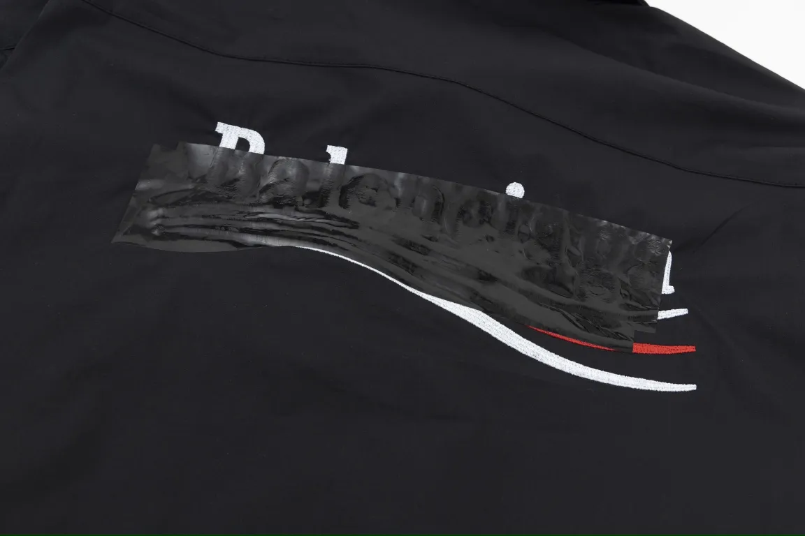 【BALENCIAGA 公式旗艦店】バレンシアガ  シャツ ご好評に付き再入荷  250218
