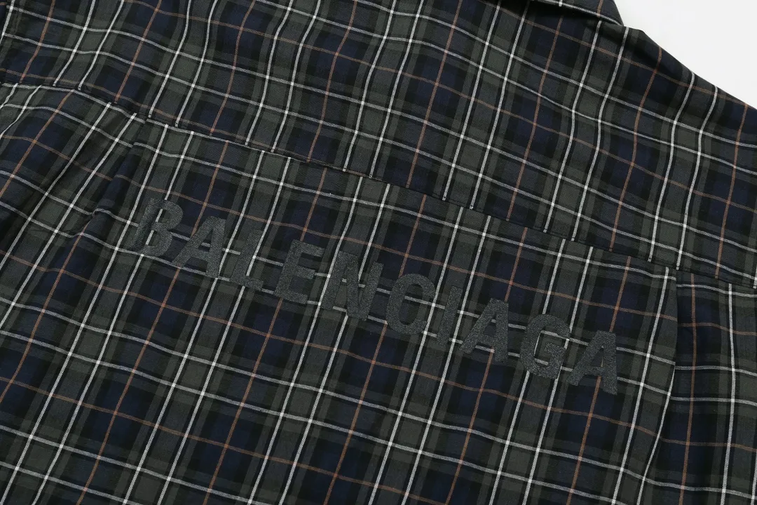 【BALENCIAGA 公式旗艦店】バレンシアガ  シャツ ご好評に付き再入荷  241119
