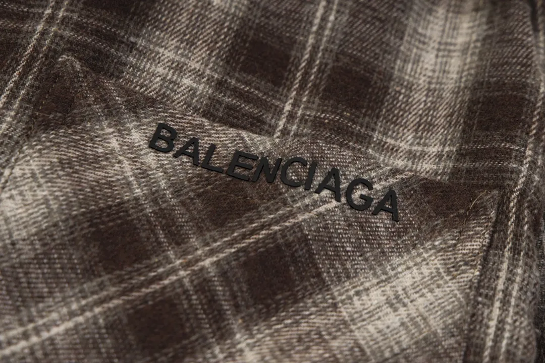 【BALENCIAGA 公式旗艦店】バレンシアガ  シャツ ご好評に付き再入荷  241119