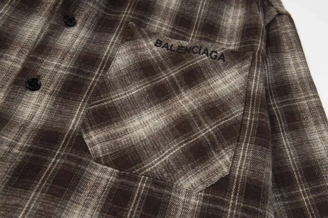 【BALENCIAGA 公式旗艦店】バレンシアガ  シャツ ご好評に付き再入荷  241119