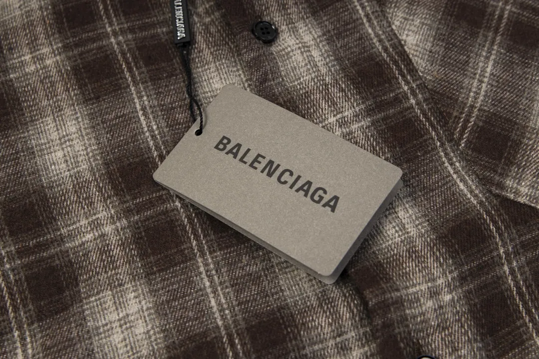 【BALENCIAGA 公式旗艦店】バレンシアガ  シャツ ご好評に付き再入荷  241119
