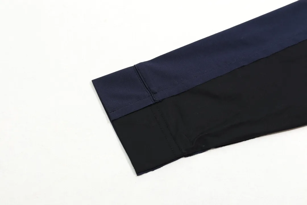 【BALENCIAGA 公式旗艦店】バレンシアガ   シャツ ご好評に付き再入荷  241119