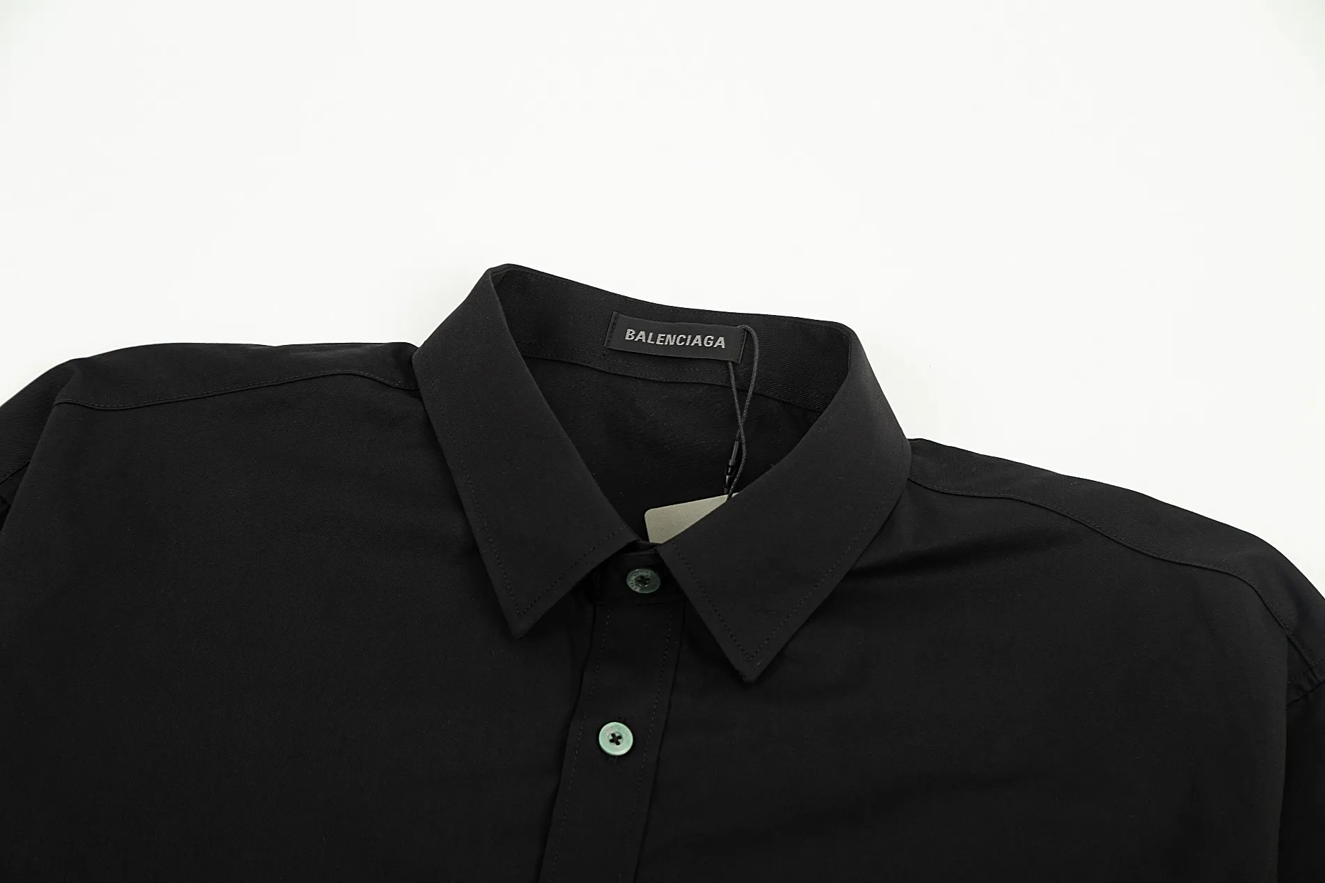 【BALENCIAGA  公式旗艦店】バレンシアガ  シャツ  ご好評に付き再入荷 240816