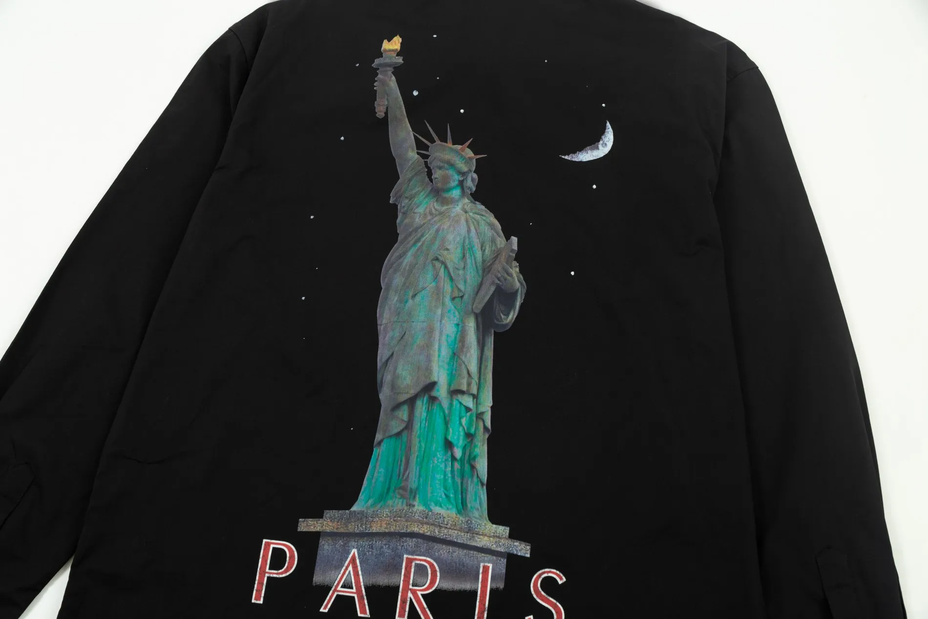 【BALENCIAGA  公式旗艦店】バレンシアガ  シャツ  ご好評に付き再入荷 240816