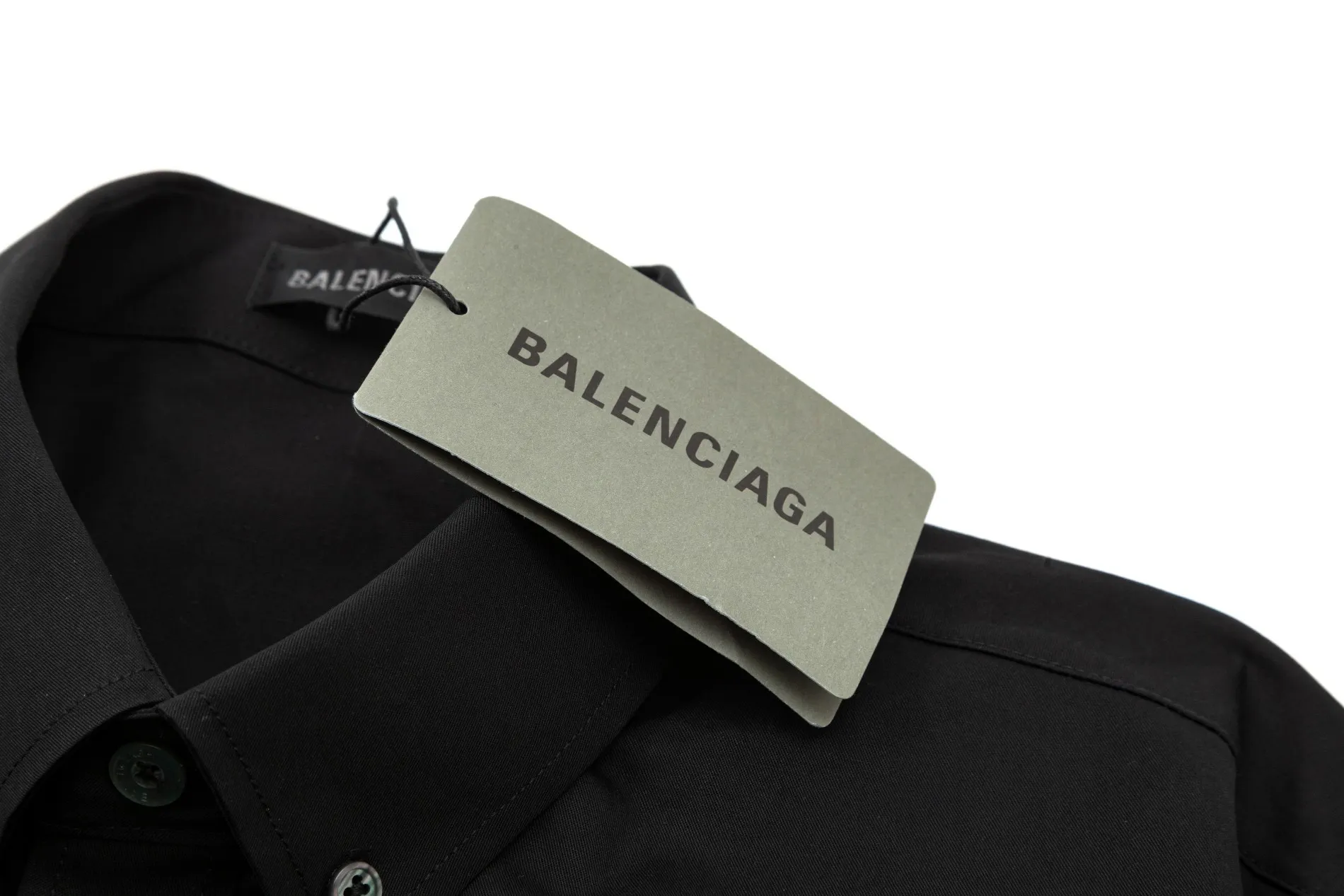 【BALENCIAGA 公式旗艦店】バレンシアガ  シャツ  ご好評に付き再入荷 240802
