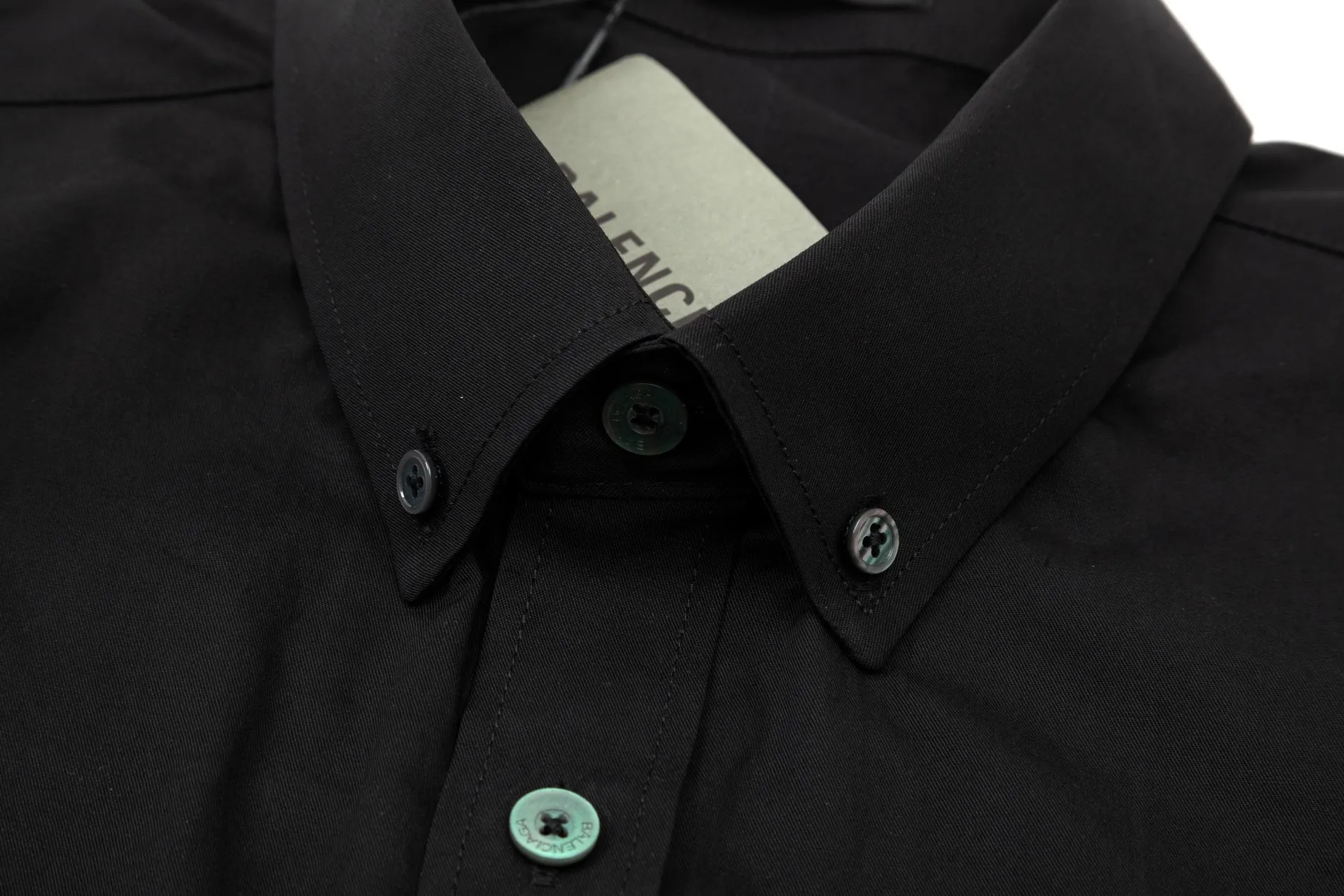 【BALENCIAGA 公式旗艦店】バレンシアガ  シャツ  ご好評に付き再入荷 240802