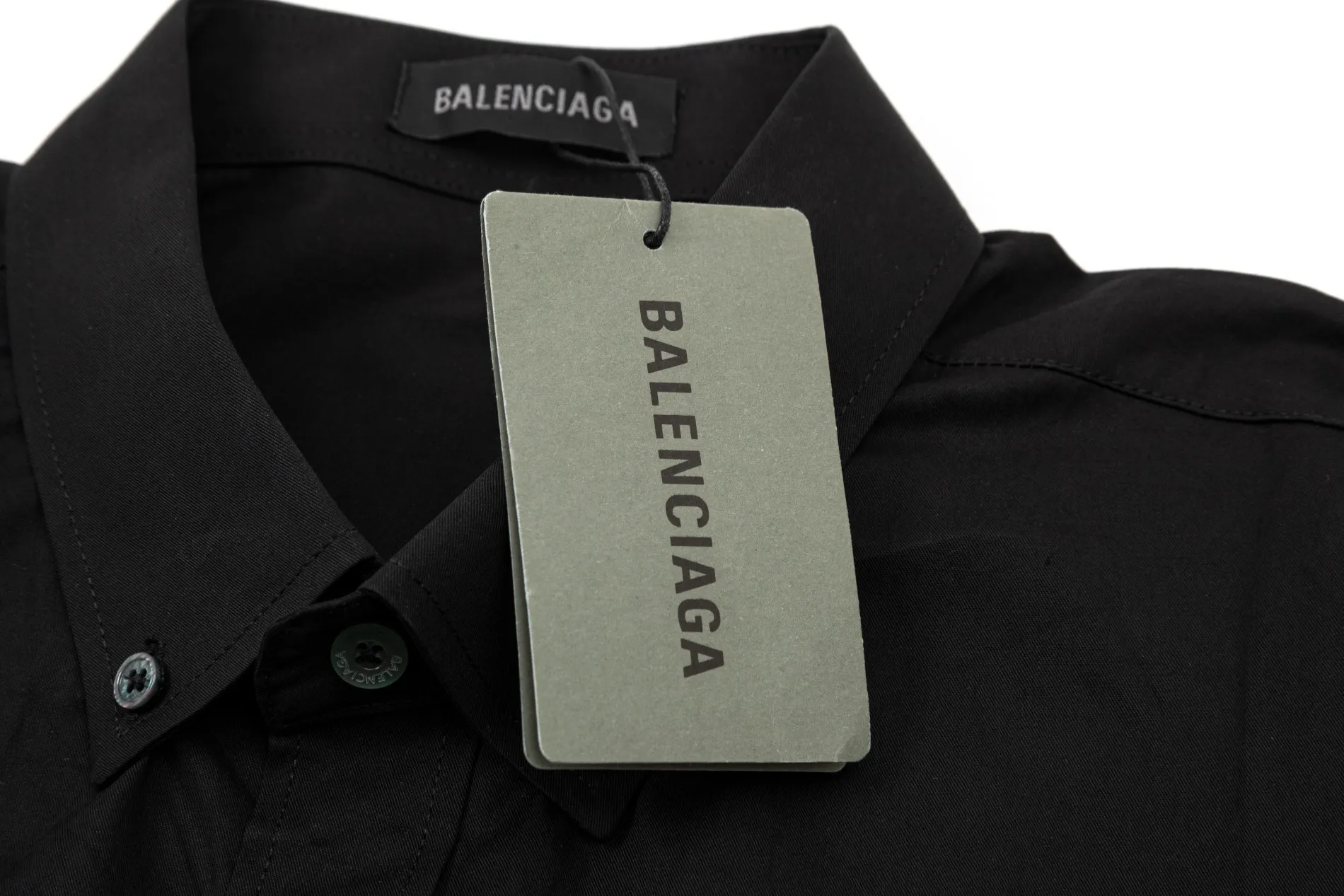 【BALENCIAGA 公式旗艦店】バレンシアガ  シャツ  ご好評に付き再入荷 240802