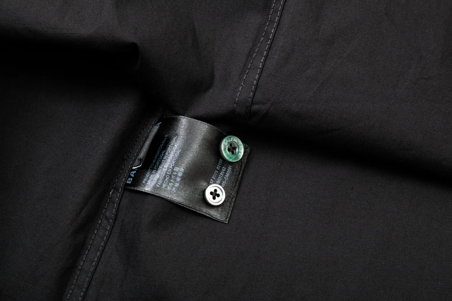 【BALENCIAGA 公式旗艦店】バレンシアガ  シャツ  ご好評に付き再入荷 240802