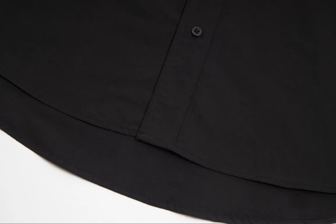 【BALENCIAGA 公式旗艦店】バレンシアガ  シャツ  ご好評に付き再入荷 240715