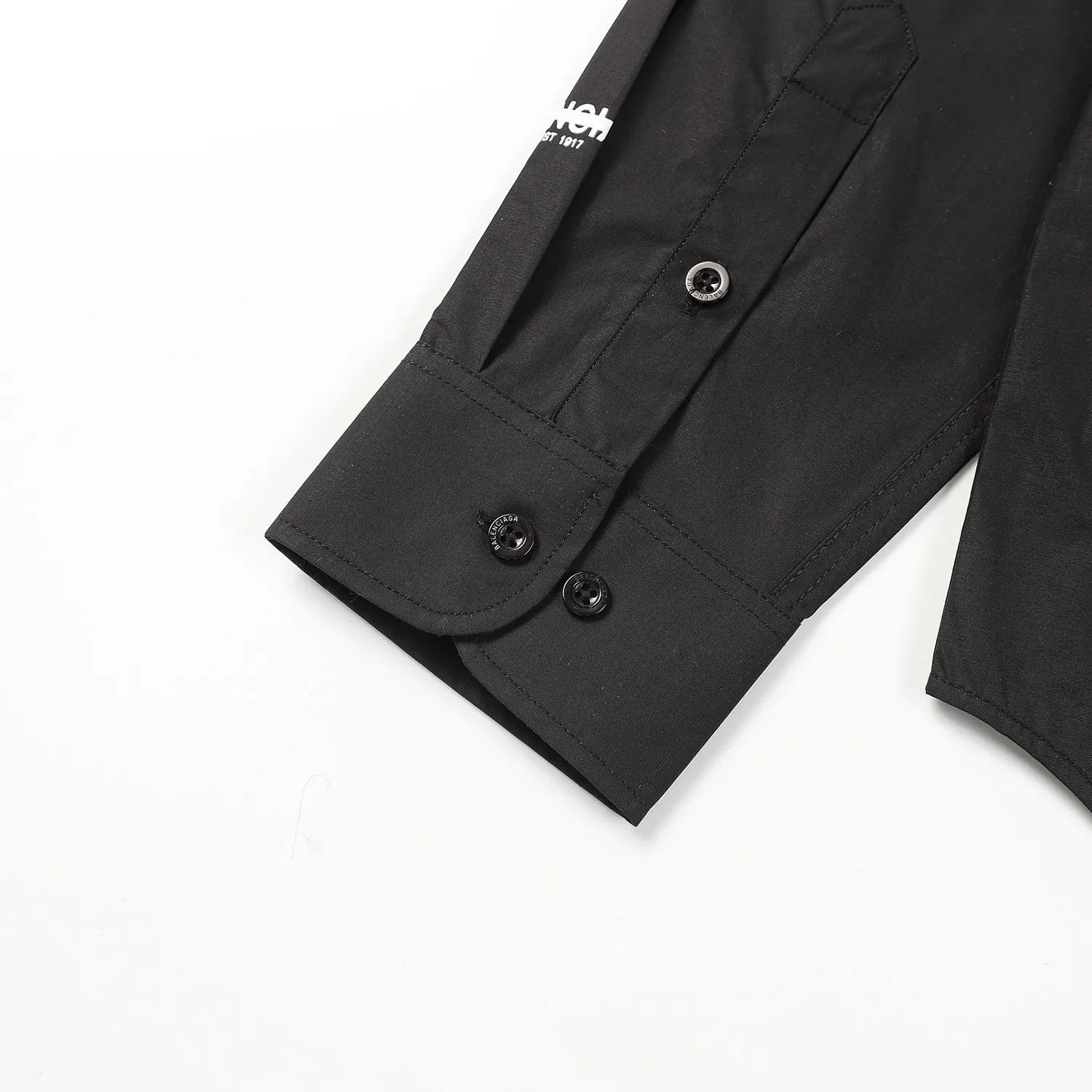 【BALENCIAGA 公式旗艦店】バレンシアガ  シャツ  ご好評に付き再入荷 240715