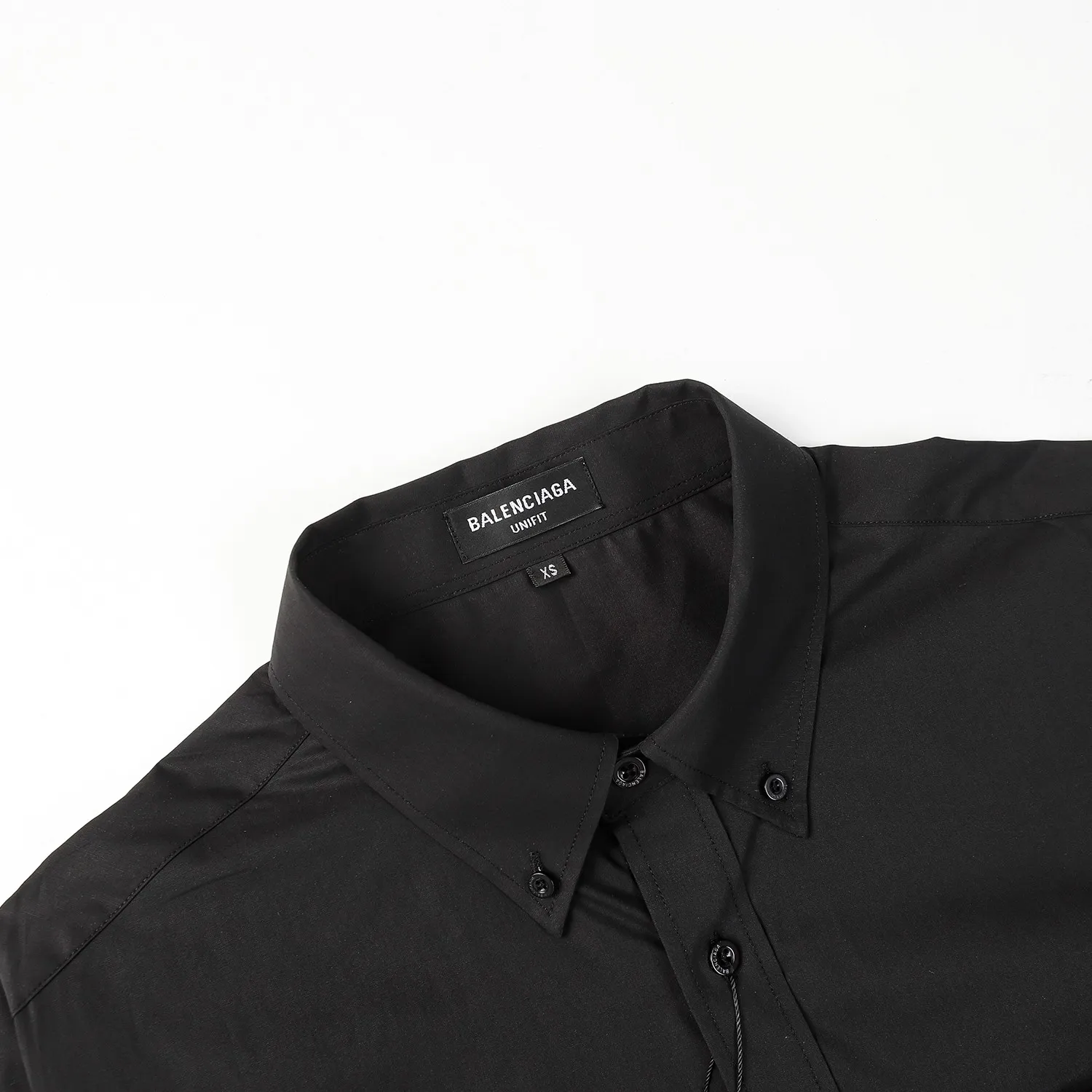 【BALENCIAGA 公式旗艦店】バレンシアガ  シャツ  ご好評に付き再入荷 240715