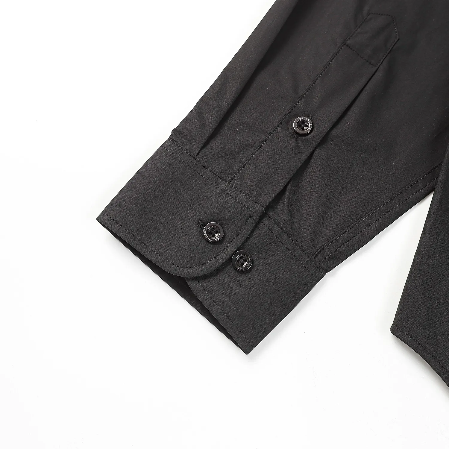 【BALENCIAGA 公式旗艦店】バレンシアガ  シャツ  ご好評に付き再入荷 240715