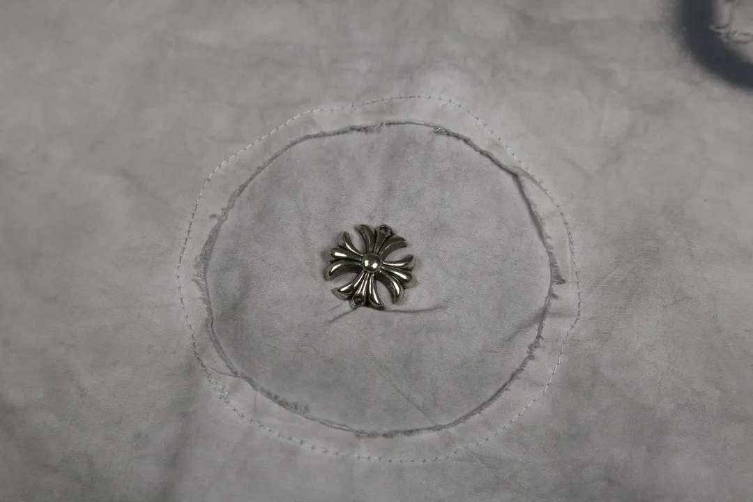 【CHROME HEARTS 公式旗艦店】クロムハーツ   シャツ ご好評に付き再入荷  250220