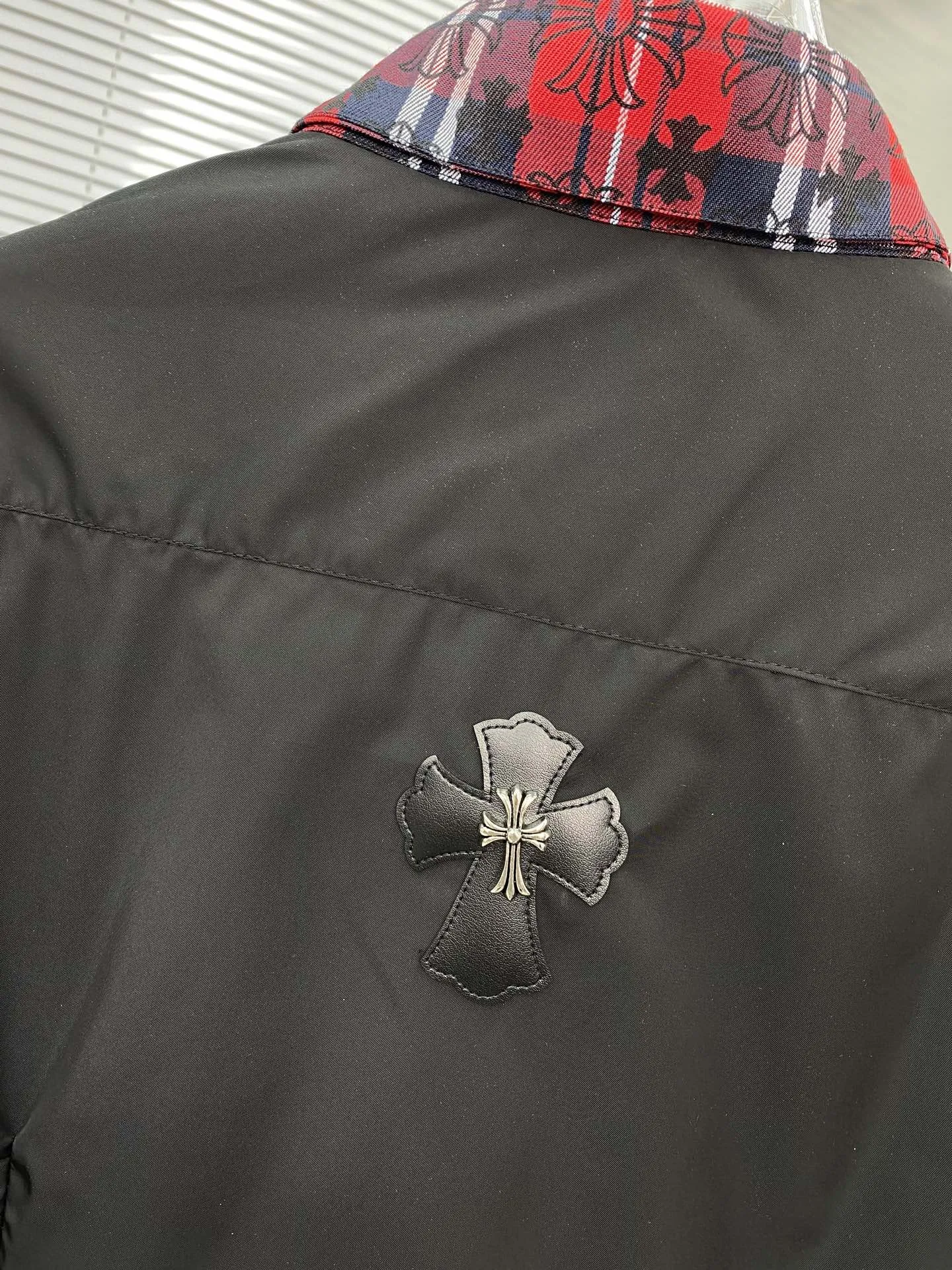 【CHROME HEARTS 公式旗艦店】クロムハーツ   シャツ ご好評に付き再入荷  250220