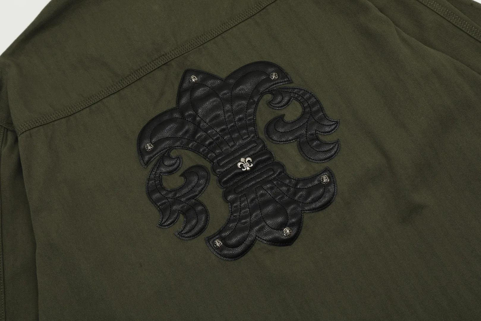 【CHROME HEARTS 公式旗艦店】クロムハーツ シャツ  ご好評に付き再入荷 240831