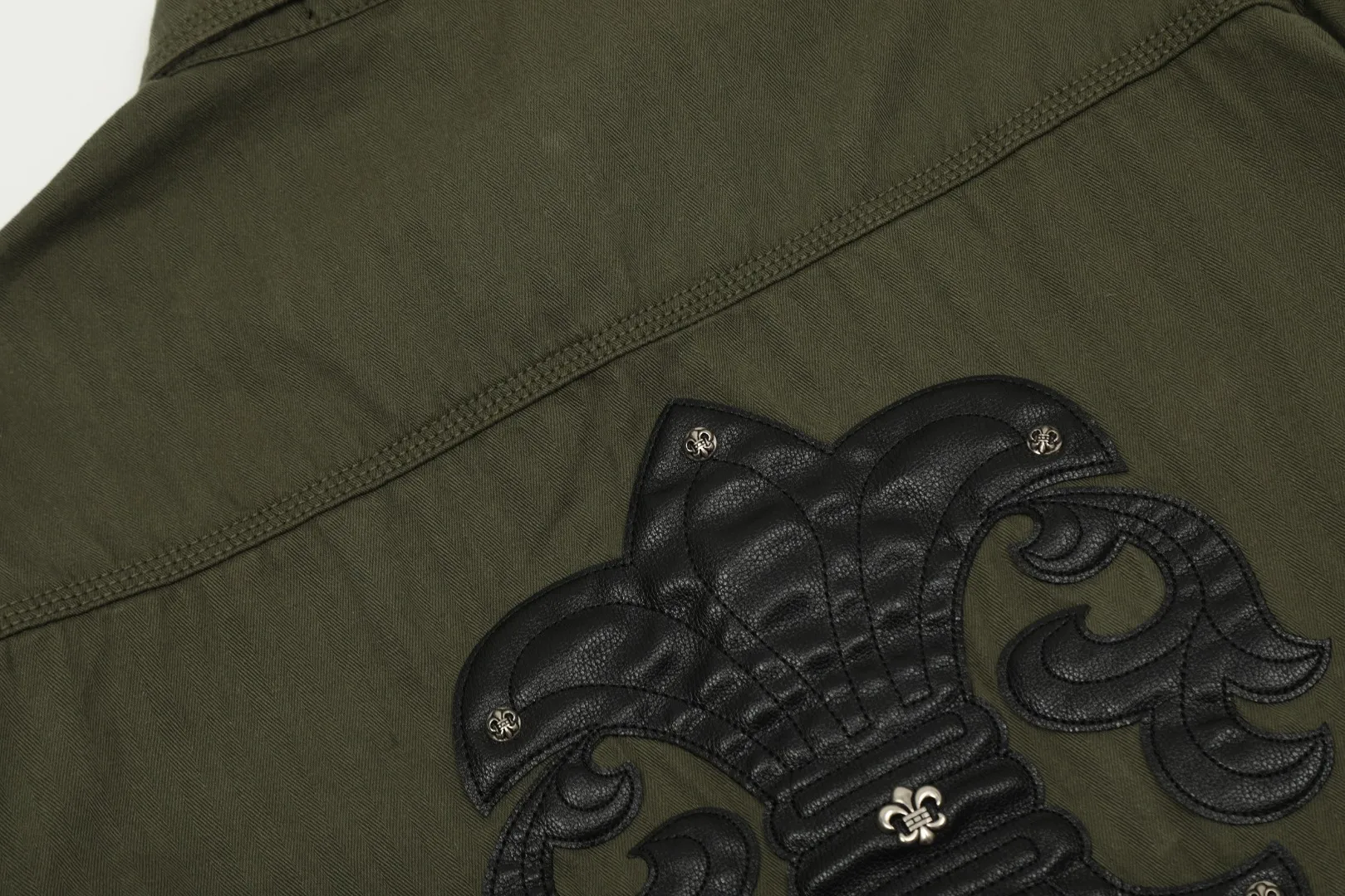 【CHROME HEARTS 公式旗艦店】クロムハーツ シャツ  ご好評に付き再入荷 240831