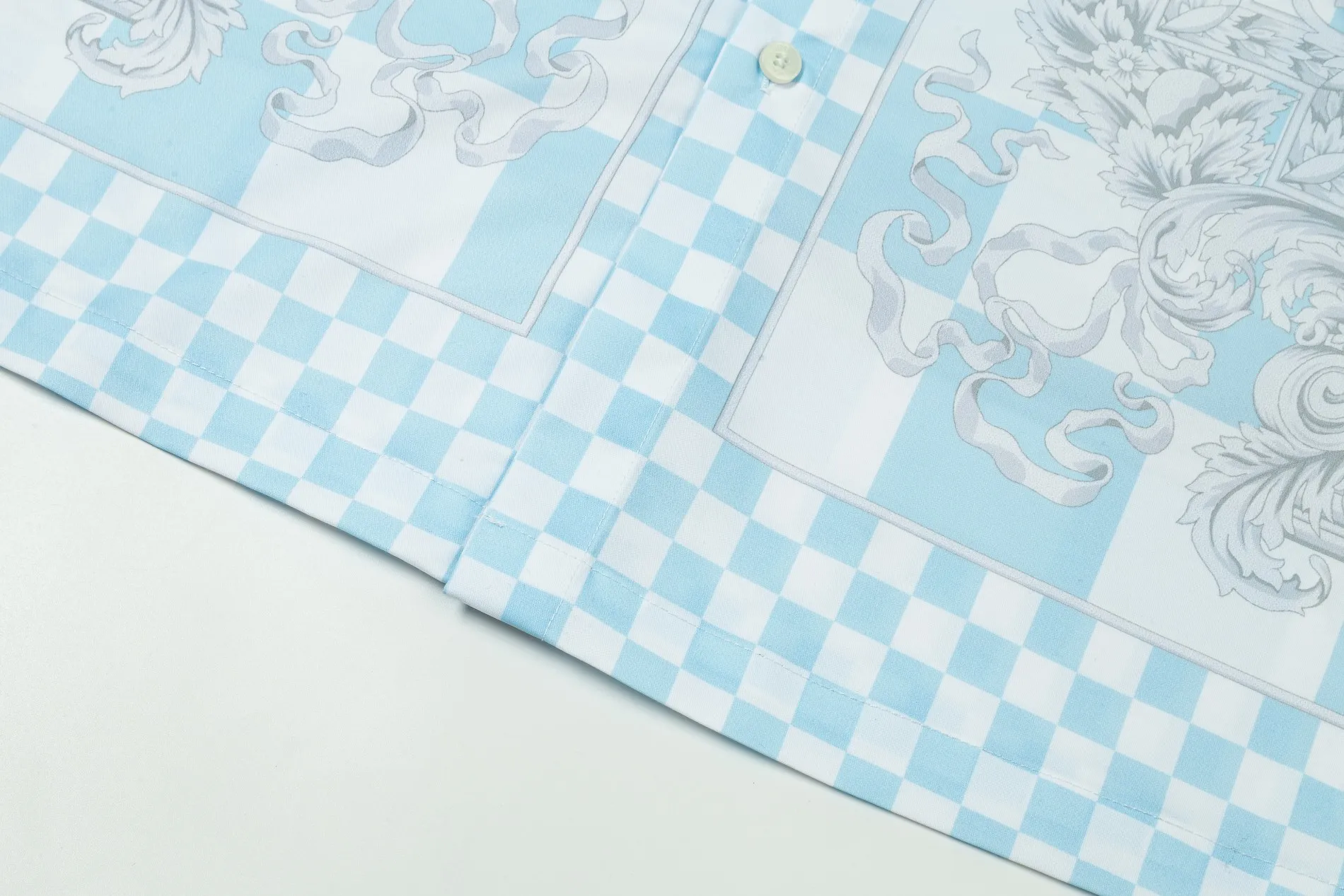 【VERSACE 公式旗艦店】ヴェルサーチ シャツ ご好評に付き再入荷 240716