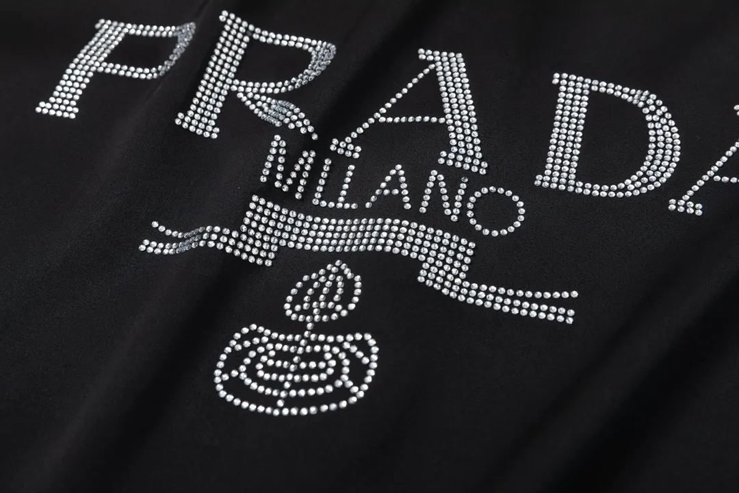 【PRADA  公式旗艦店】プラダ   シャツ ご好評に付き再入荷  241119