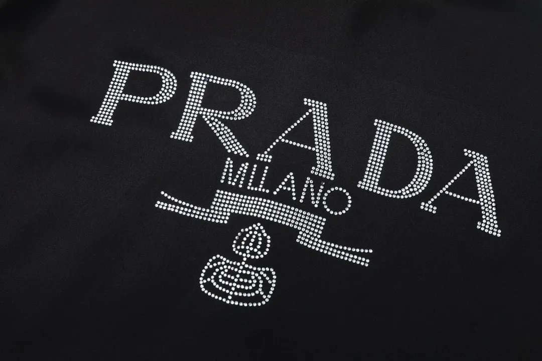 【PRADA  公式旗艦店】プラダ   シャツ ご好評に付き再入荷  241119