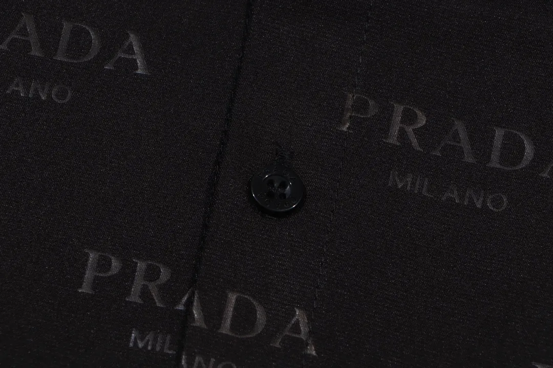 【PRADA 公式旗艦店】プラダ  シャツ  ご好評に付き再入荷 240803