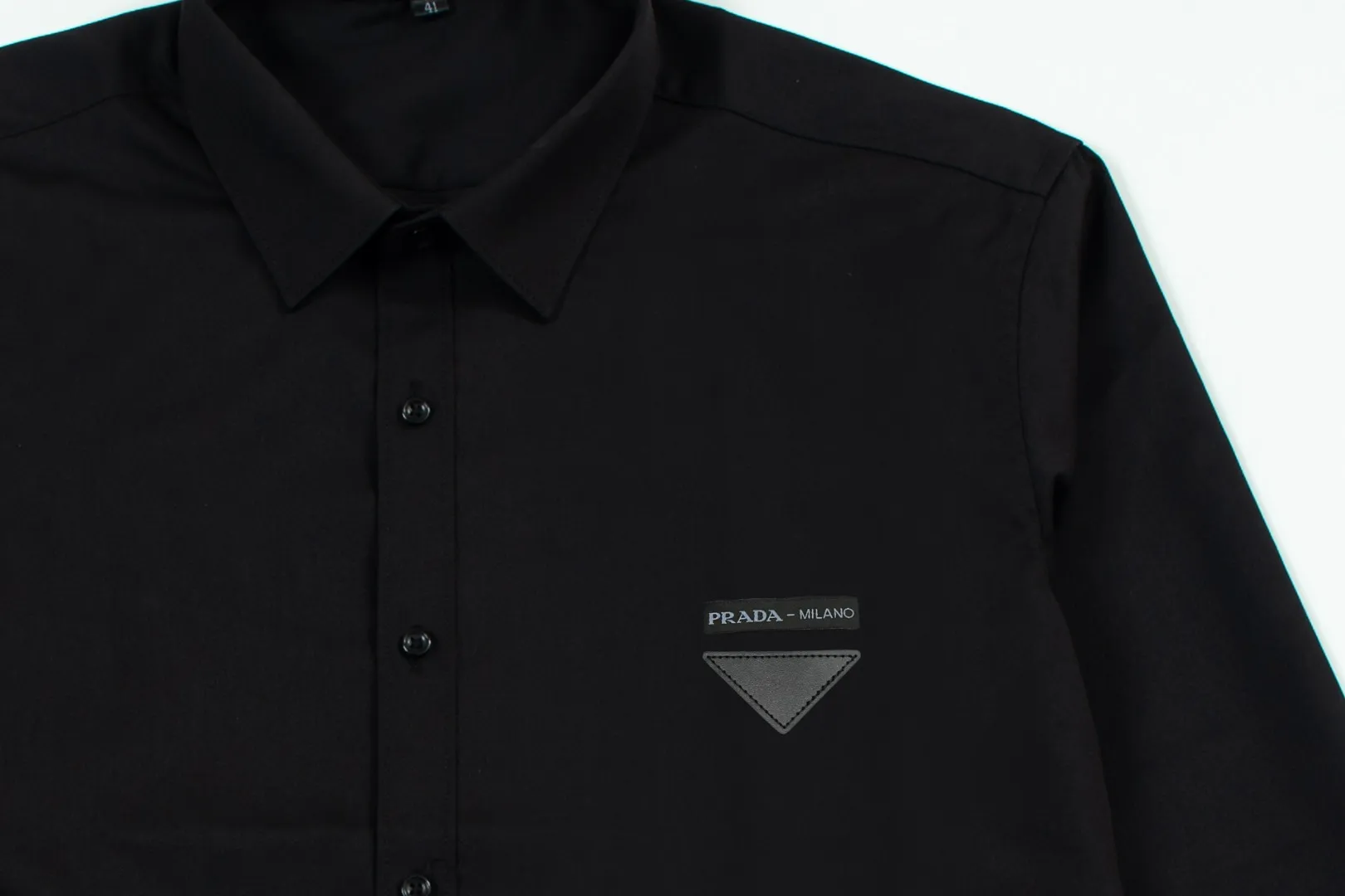 【PRADA 公式旗艦店】プラダ  シャツ  ご好評に付き再入荷 240803