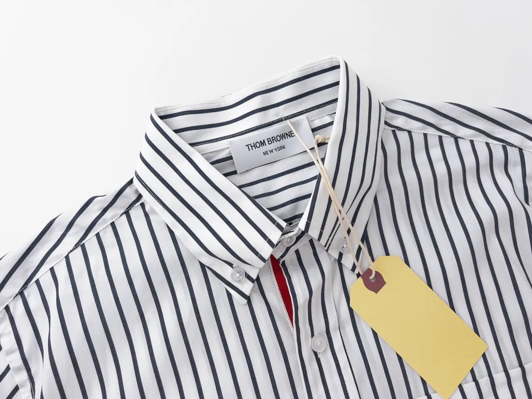 【ThomBrowne  公式旗艦店】トムブラウン   シャツ ご好評に付き再入荷  250221