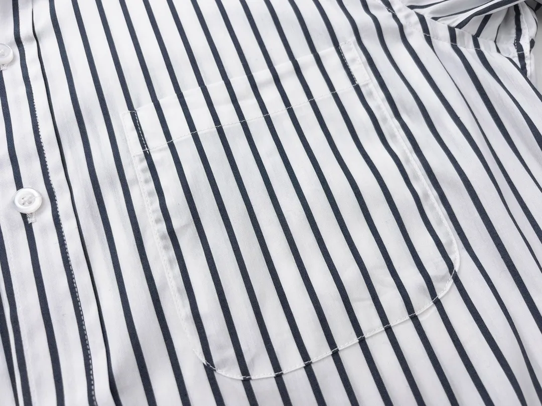 【ThomBrowne  公式旗艦店】トムブラウン   シャツ ご好評に付き再入荷  250221