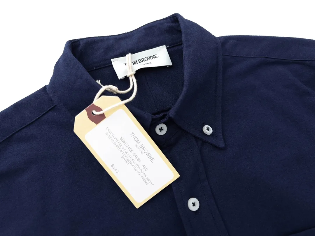 【ThomBrowne  公式旗艦店】トムブラウン   シャツ ご好評に付き再入荷  250221