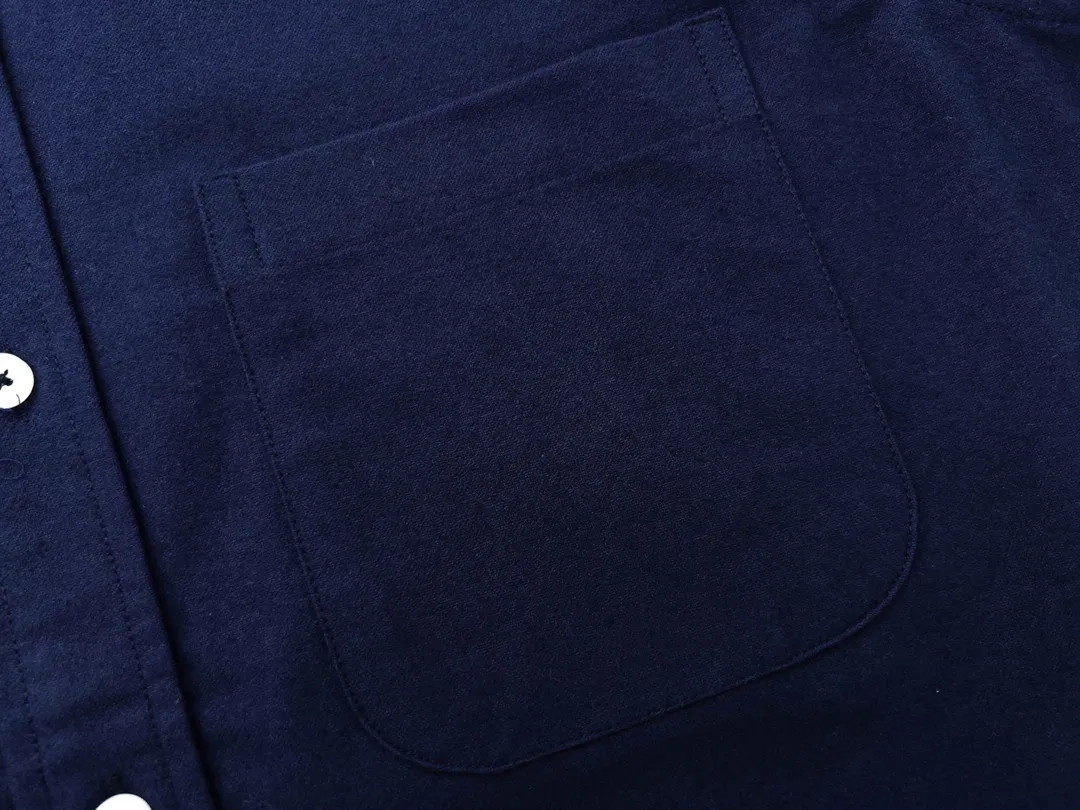 【ThomBrowne  公式旗艦店】トムブラウン   シャツ ご好評に付き再入荷  250221