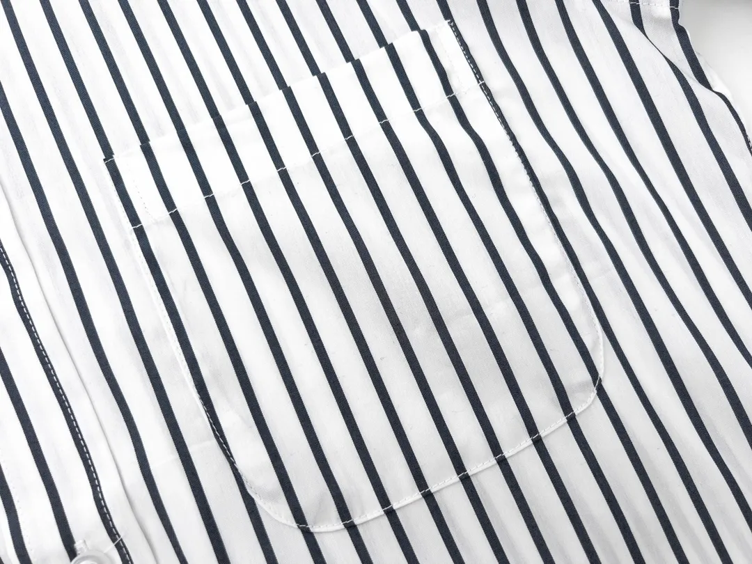 【ThomBrowne  公式旗艦店】トムブラウン   シャツ ご好評に付き再入荷  250221