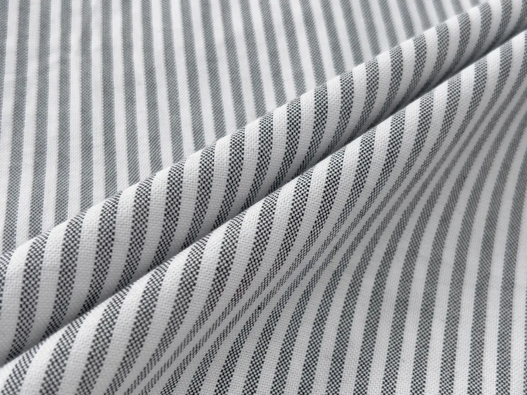 【ThomBrowne  公式旗艦店】トムブラウン   シャツ ご好評に付き再入荷  250221