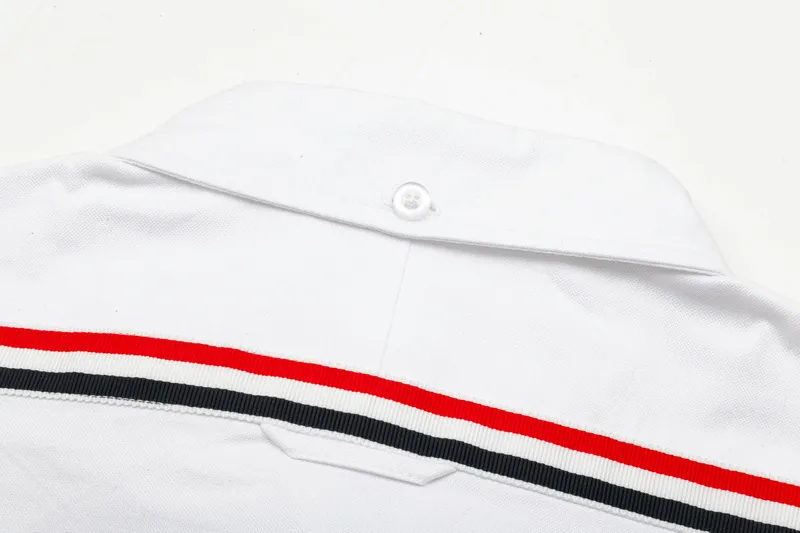 【ThomBrowne  公式旗艦店】トムブラウン   シャツ ご好評に付き再入荷  250221