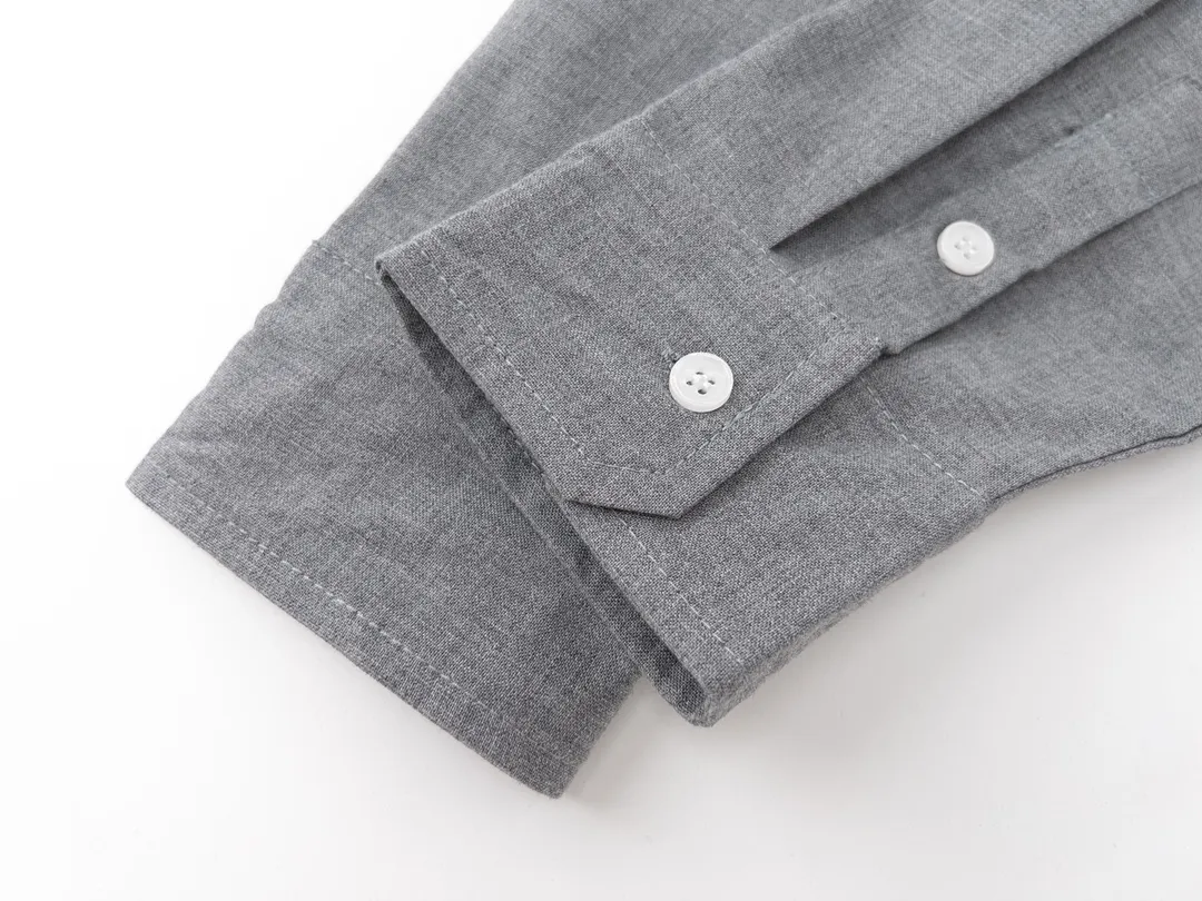 【ThomBrowne  公式旗艦店】トムブラウン   シャツ ご好評に付き再入荷  250221