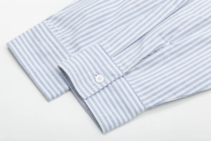 【ThomBrowne  公式旗艦店】トムブラウン シャツ ご好評に付き再入荷  250221