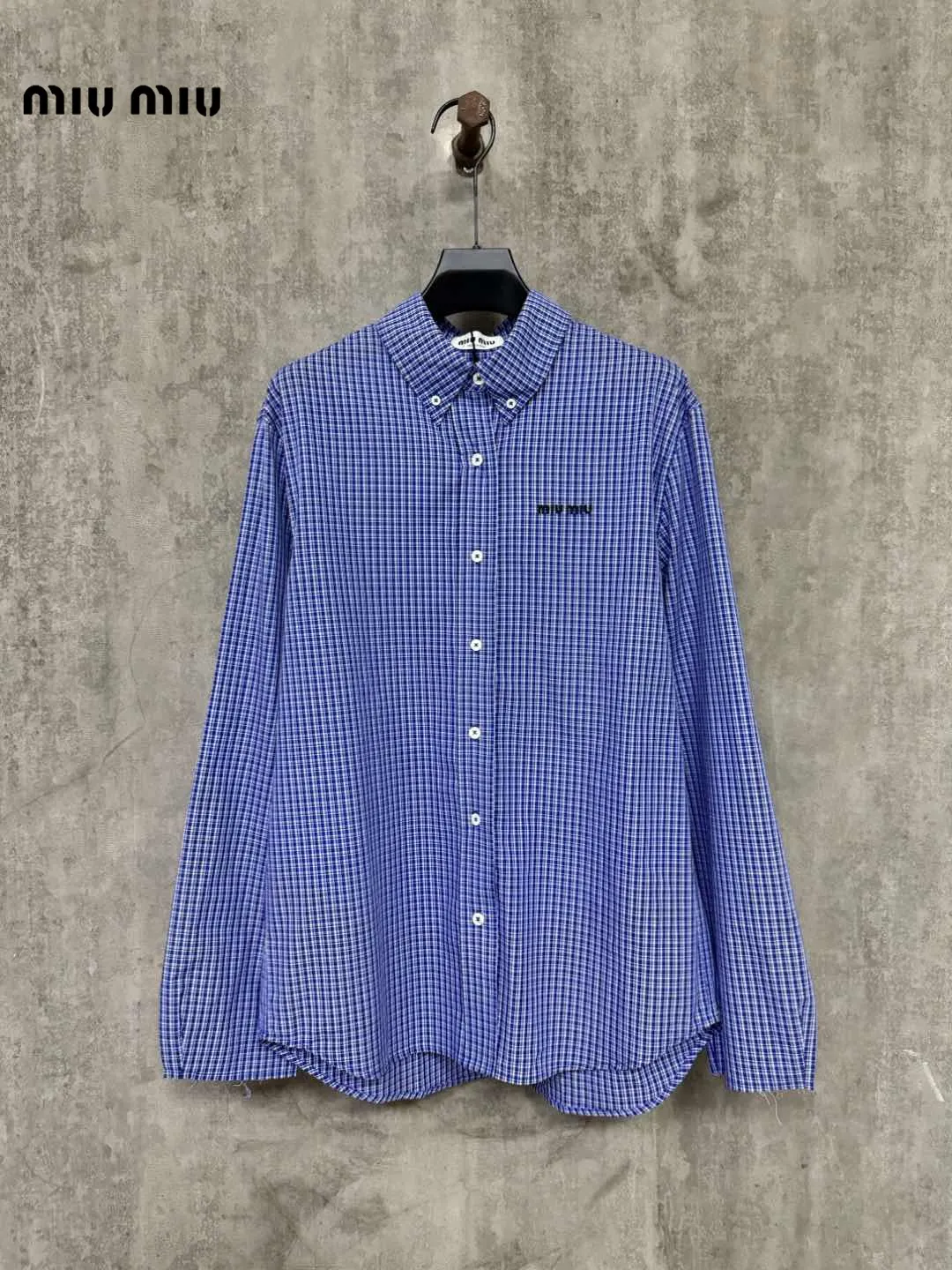 【Miumiu公式旗艦店】ミュウミュウ  シャツ ご好評に付き再入荷  250219