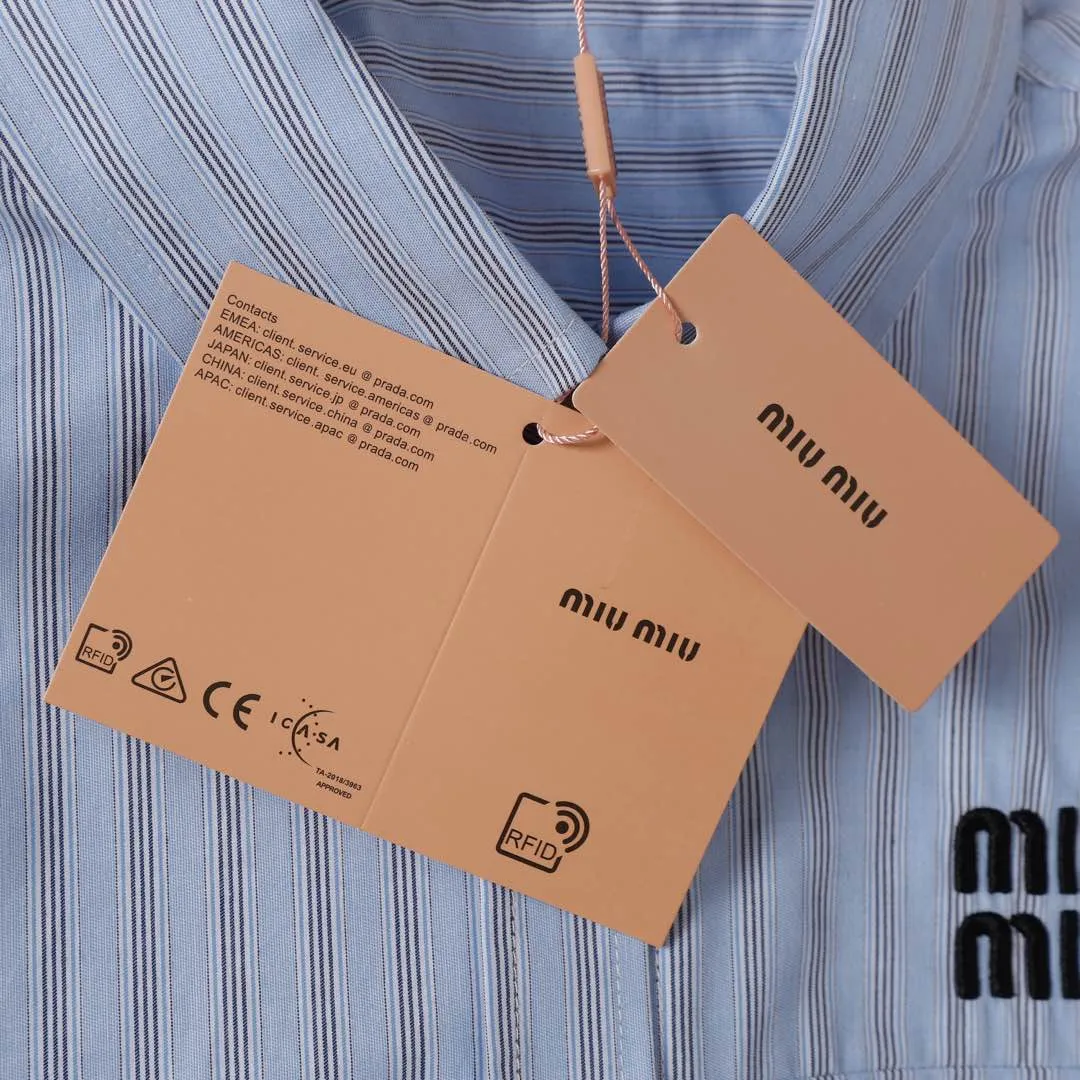 【Miumiu公式旗艦店】ミュウミュウ  シャツ ご好評に付き再入荷  250219