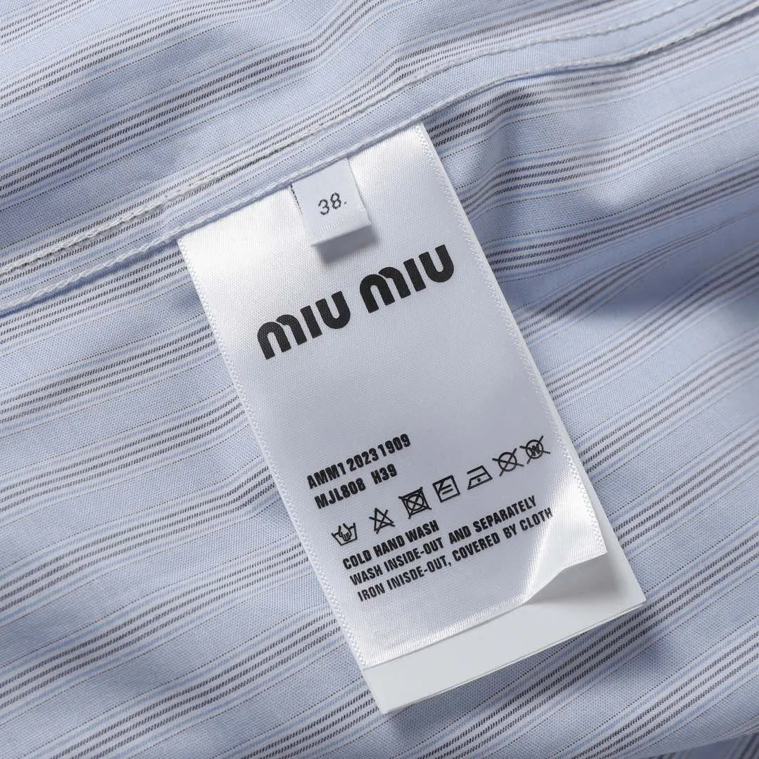 【Miumiu公式旗艦店】ミュウミュウ  シャツ ご好評に付き再入荷  250219