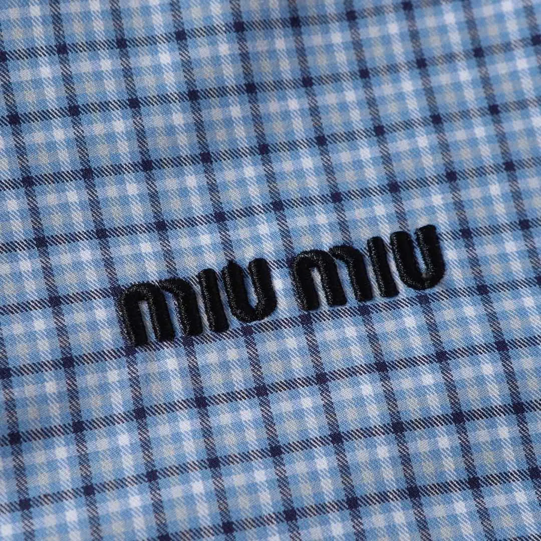 【Miumiu公式旗艦店】ミュウミュウ  シャツ ご好評に付き再入荷  250219