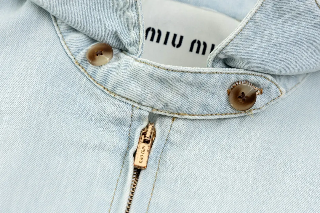 【Miumiu公式旗艦店】ミュウミュウ  シャツ ご好評に付き再入荷  250219