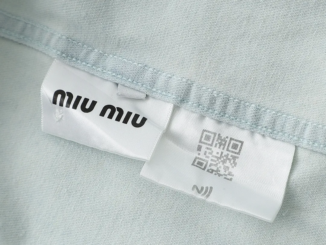 【Miumiu公式旗艦店】ミュウミュウ  シャツ ご好評に付き再入荷  250219