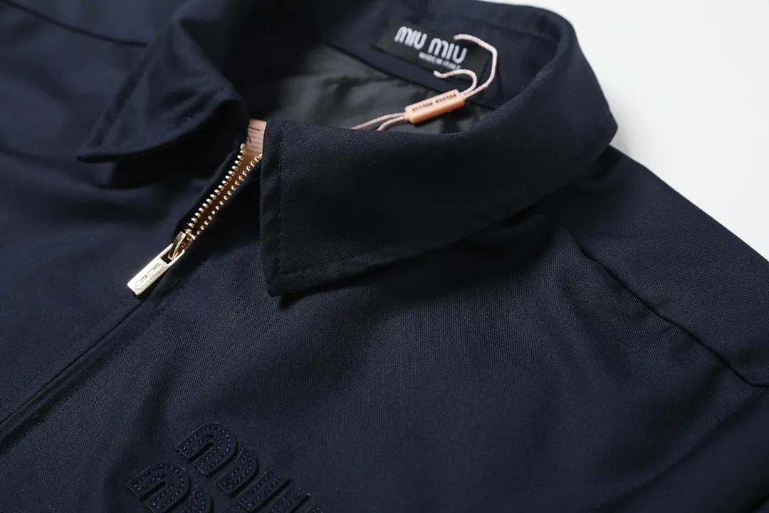 【Miumiu公式旗艦店】ミュウミュウ  シャツ ご好評に付き再入荷  250219