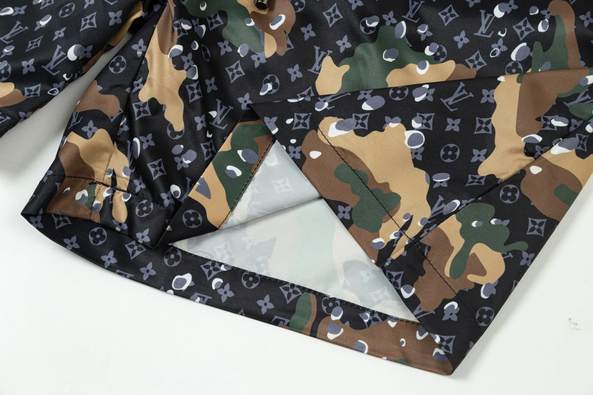 【LOUIS VUITTON  公式旗艦店】ルイヴィトン  ショートパンツご好評に付き再入荷 24613