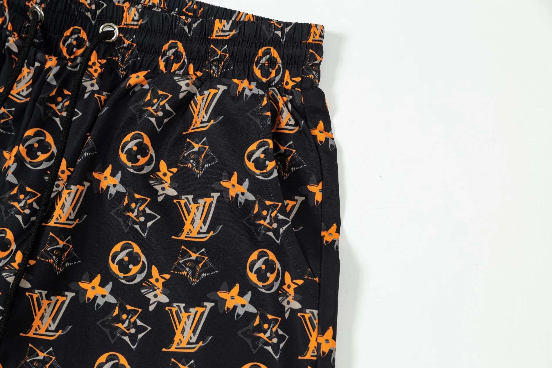 【LOUIS VUITTON  公式旗艦店】ルイヴィトン  ショートパンツ  ご好評に付き再入荷！