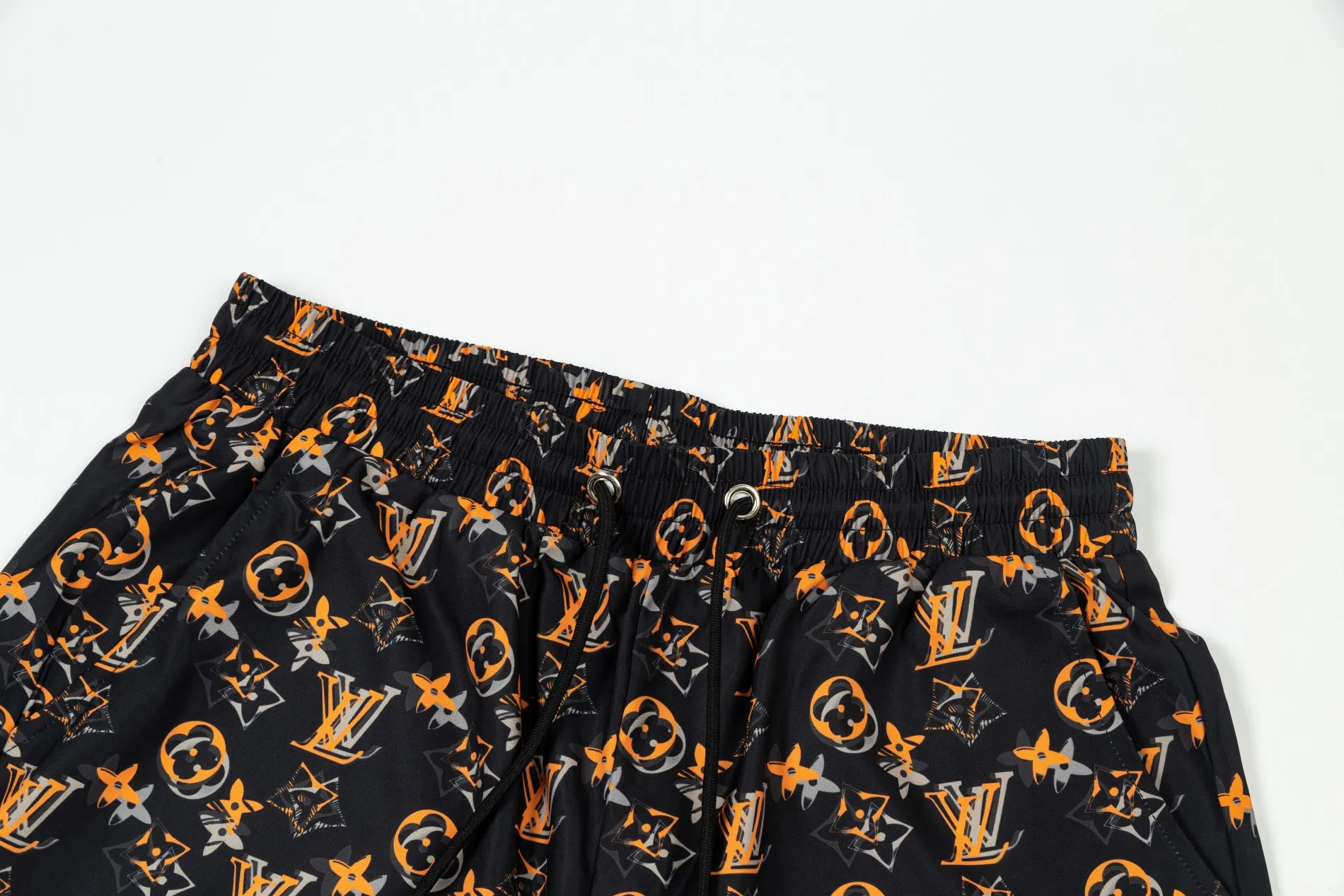 【LOUIS VUITTON  公式旗艦店】ルイヴィトン  ショートパンツ  ご好評に付き再入荷！