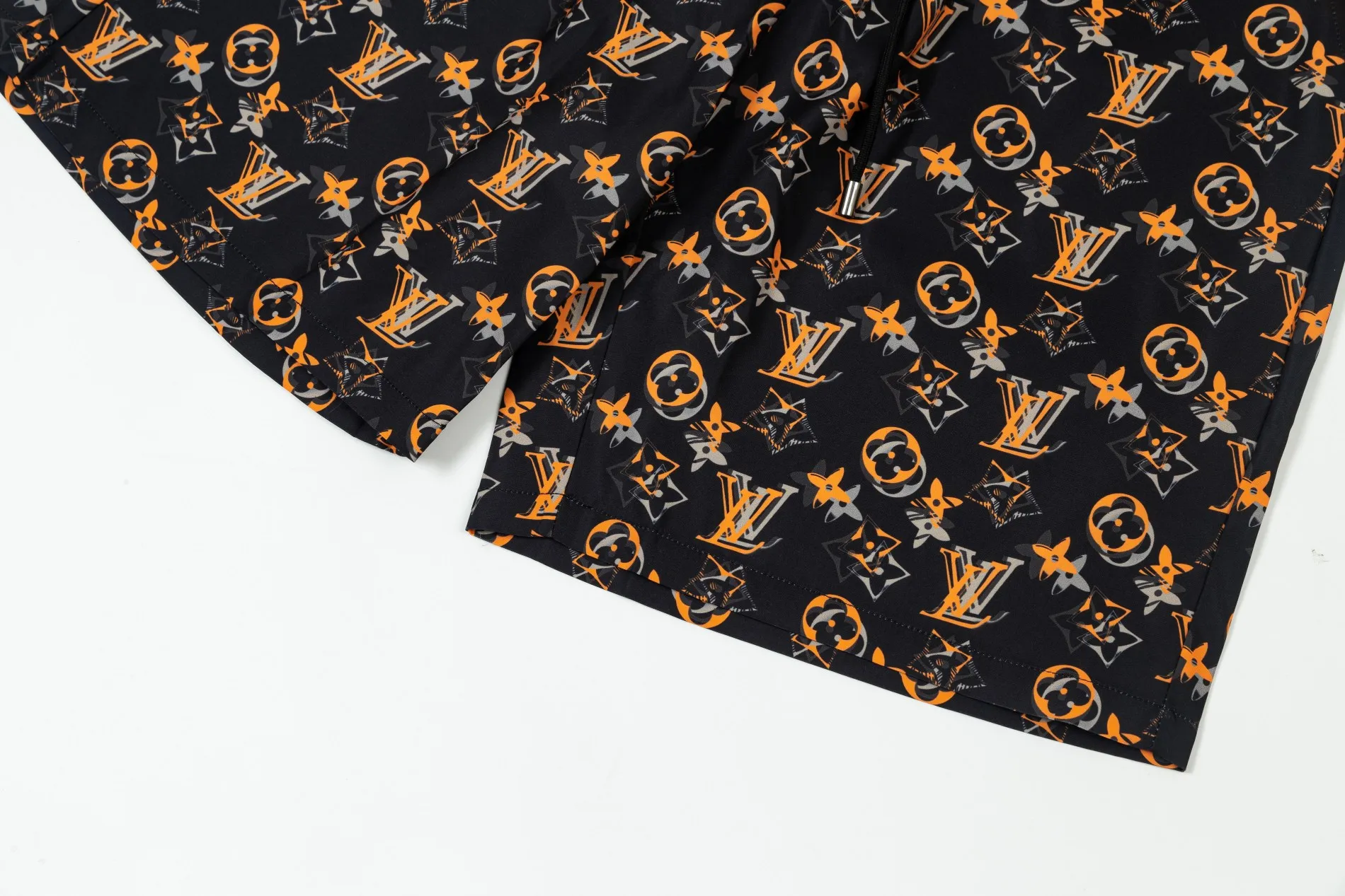 【LOUIS VUITTON  公式旗艦店】ルイヴィトン  ショートパンツ  ご好評に付き再入荷！
