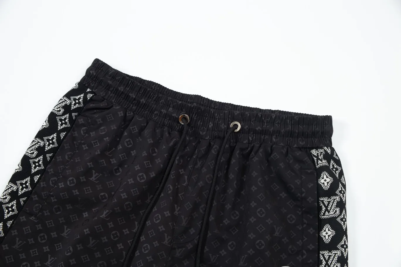 【LOUIS VUITTON  公式旗艦店】ルイヴィトン   ショートパンツ  ご好評に付き再入荷！