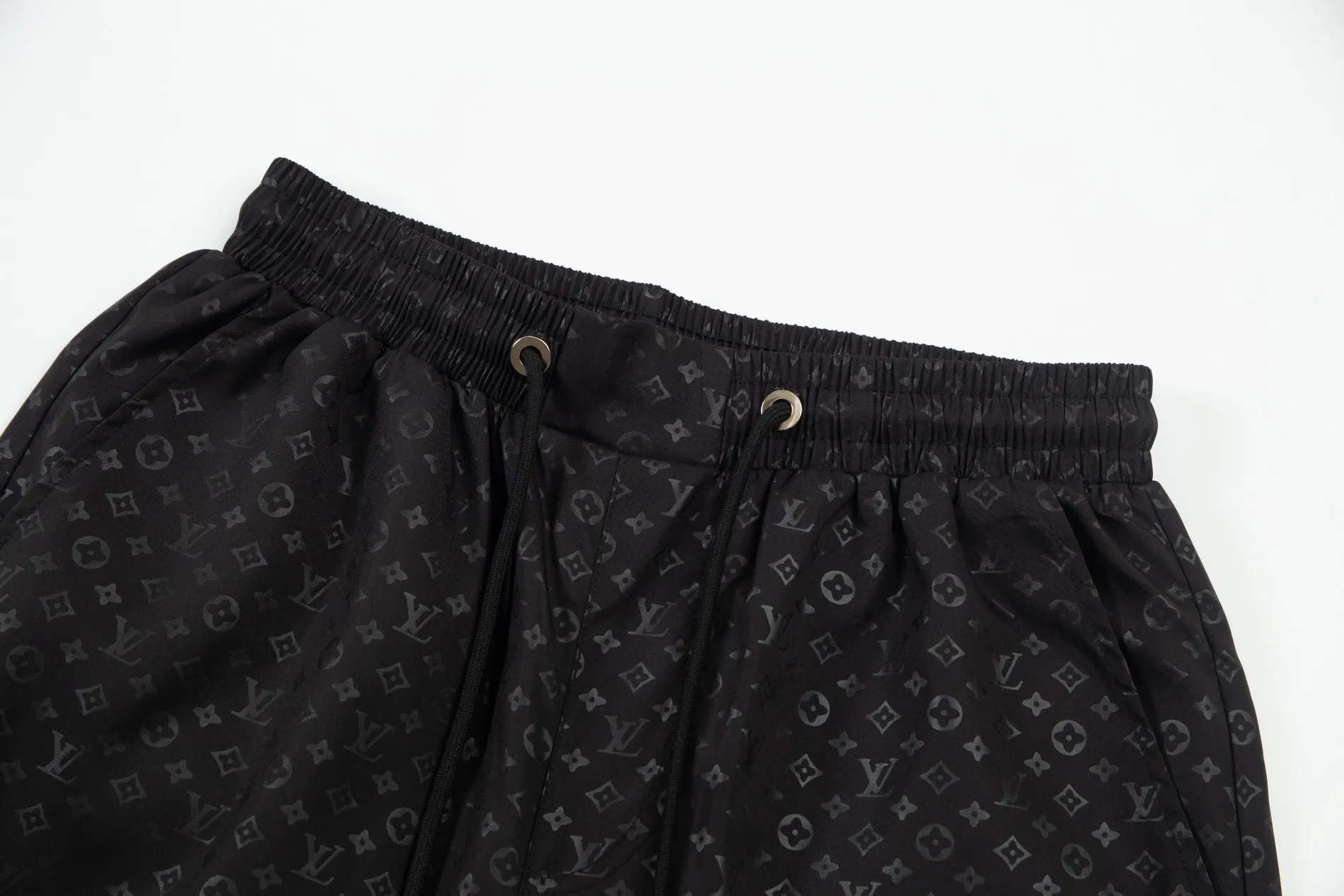 【LOUIS VUITTON  公式旗艦店】ルイヴィトン   ショートパンツ  ご好評に付き再入荷！